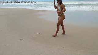 I went for a walk on the beach and found a hot dick to fuck and ended up drinking leitinho .see more in xv red