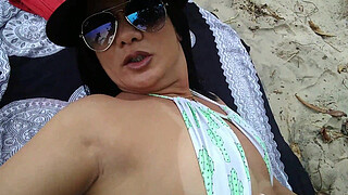 I went for a walk on the beach and found a hot dick to fuck and ended up drinking leitinho .see more in xv red
