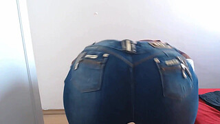 Watch as I take off and put on my jeans. Bundao Gigante is justinho - Subscribe to my channel and watch full videos - Participate in my Videos