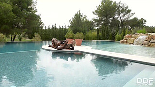 Voluptuous mermaids Tracy Lindsay & Lucy Li indulge in lesbian foot play
