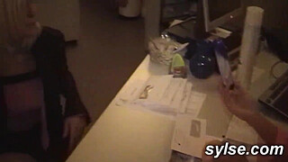 2 MILFS amateurs at the restaurant: exhib and orgy with clients