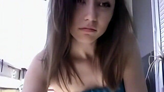 brunette masturbating