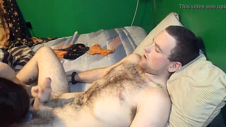 Amateur blowjob ass-fingering