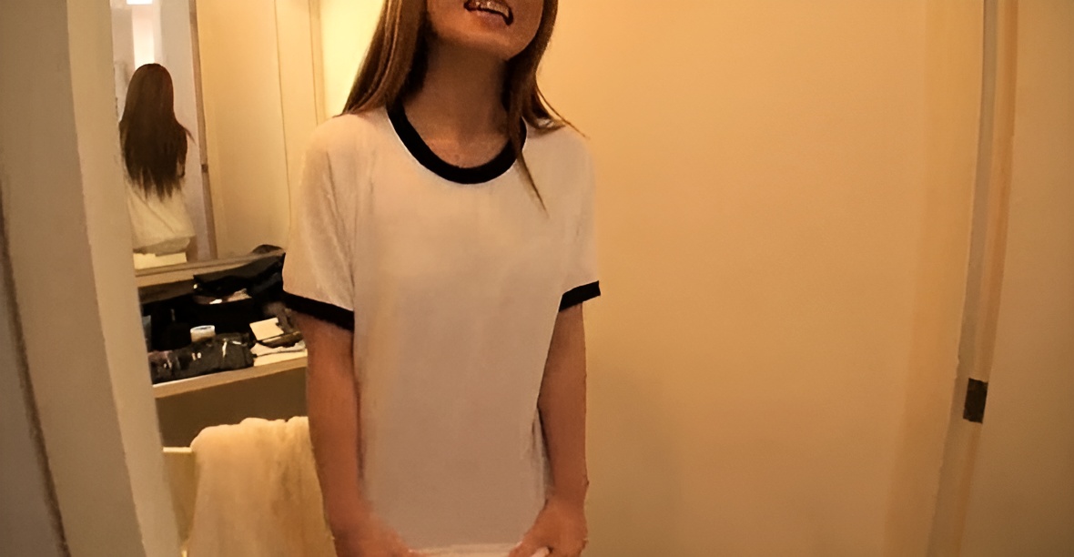 Bubbly Sakamoto Hikari teases the cameras