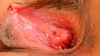Solo girl Klaudia masturbating at SapphiX