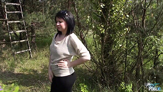 Big ass chubby babe rock the cock outdoor