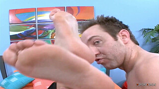 Sexy brunette get cum on her perfect feet after wild fuck