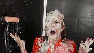 Fetish whore gets bukkake