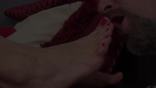 Sadistic Glamour Girls order slaves to lick their feet