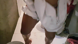 Slutty slut taking a shower !!! Paty Bumbum - El Toro De Oro