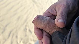 Amateur MILF Carmen Varta Keep he Small Dick when he Pee on Public Beach and she too Pee Compilations