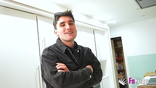 This Finnish girl is very hot. Lola Bratz learning Spanish with El Papi Rodríguez!