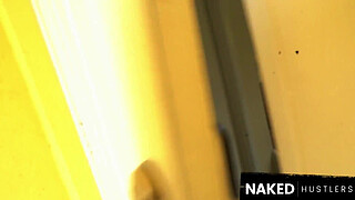 Make those BIG WHITE MILF titties Bounce