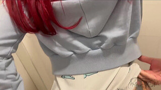 I want to eat your little ass, bitch, let's go to the store's bathroom