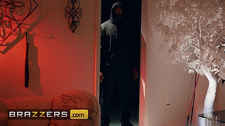 BRAZZERS - Charles Dera Finds Melody Marks & Abigaiil Morris Worship Each Other's Pussy & Joins For A 3some