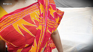 Indian Bhabhi Fucking Delivery Boy in Doggy Style wearing Saree while her Husband is Out of tow