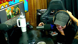 The naughty girl got up and showed her ass, she even winked at the camera very tasty for you, what does she deserve? - Bruna Lambertini & Isa Moura