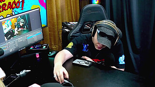 The two hotties shook their hips on the Podcast, showing their pussies and asses, Ruan was so horny that he was speechless! - Bruna Lambertini & Isa Moura