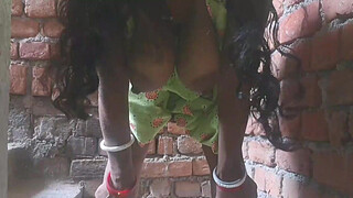 telugu Hot Young Girl Hot Romance in Bathroom