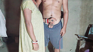 Indian desi Big boobs bhabhi gives blowjob , Indian big ass bhabhi ride big Dick