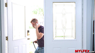 Foreign Traveler Lured by the Airbnb Ebony Cougar Milf