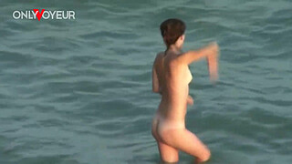 Beach Voyeur. She wanted to swallow, but got just body cumshot. Very hot couple beach sex!