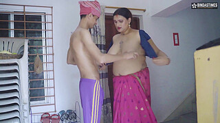 Desi Sabjiwala fucks Big Boobs Bhabhiji while selling groceries to her ( Hindi Audio )