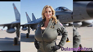 Super cute curvy mom