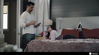 Buff Step Daddy FREEZES Spoiled Stepdaughter to Give Her the Orgasm of a Lifetime