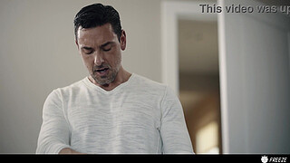 Buff Step Daddy FREEZES Spoiled Stepdaughter to Give Her the Orgasm of a Lifetime