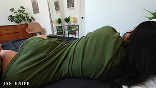 British Stepsister Forgot To Wear Panties To Bed - Gal Ritchie (English subtitles)