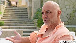 VIXEN Irresistible Apolonia Seduces Her Ex At His Wedding