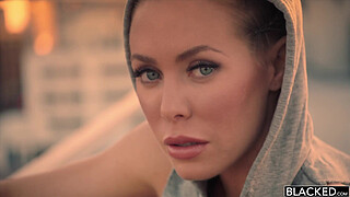 VIXENPLUS Nicole Aniston's UNFORGETTABLE 1ST IR