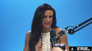 UP CLOSE - How Women Orgasm With The Perfect MILF Penny Barber! SOLO FEMALE MASTURBATION! FULL SCENE