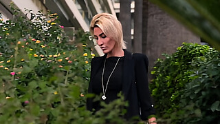 Anouk, 30 years old, a psychologist expert in cocks!