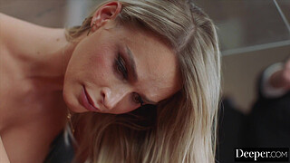 Deeper. Kinky Gorgeous Blonde Baddie Emma Goes Airtight