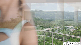 VIXEN Hard-bodied Ema Gives Gym Buddy A Real Work-Out