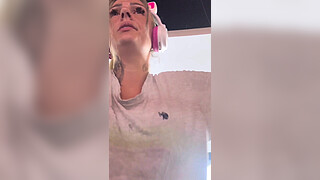 I was at the gym doing my workout, it made me very hot, I took off my t-shirt and was wearing a bra, I was so horny. (pussy all wet)