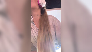 I was at the gym doing my workout, it made me very hot, I took off my t-shirt and was wearing a bra, I was so horny. (pussy all wet)