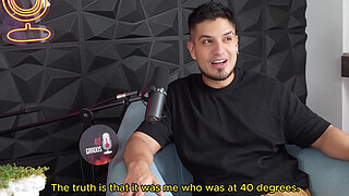 Pornstar sucks off a fan after a hot interview - Sara Blonde - CrisPasquel