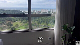 Real estate agent fucks his client in exchange for the rental guarantee