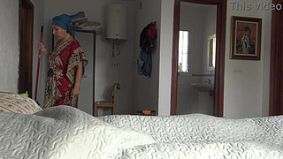 A Turkish hotel maid is NOT SCARED when american guest shows his big black cock