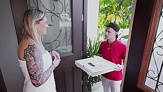 Pizza Delivery Guy Gets Lucky with Horny SubGirl Fucking Him as a Tip