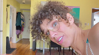 Stepmom Tests to See If I'm Gay