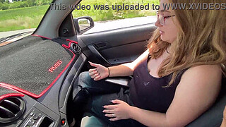 Teen lost in the road asking for a car ride