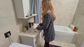 after a walk to the museum, the MILF invited him home and he fucked her