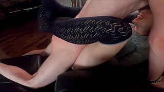 Cheating Girlfriend takes off condom then surprises him with last second LEGLOCK CREAMPIE!!!