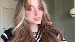 Big ass Tinder teen Egirl lose in truth or dare and masturbates for you. FaceTime call