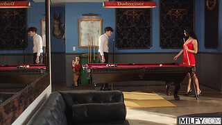 MILFY Sexy Hustler Venus Schools Young Man At Oral Sex