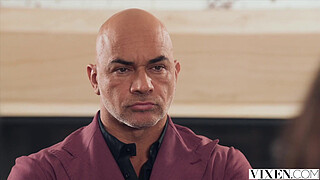 VIXEN Curvy Cock-Hungry Queenpin Valentina Nappi Takes Care Of Busines